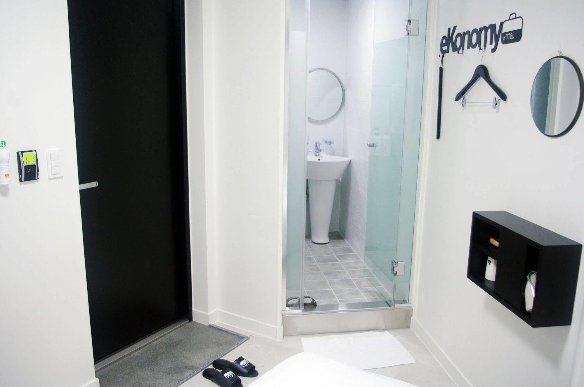Ekonomy Hotel Nampo Пусан Екстер'єр фото