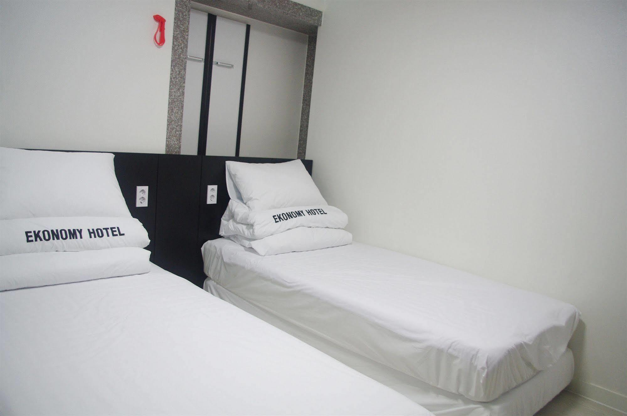 Ekonomy Hotel Nampo Пусан Екстер'єр фото